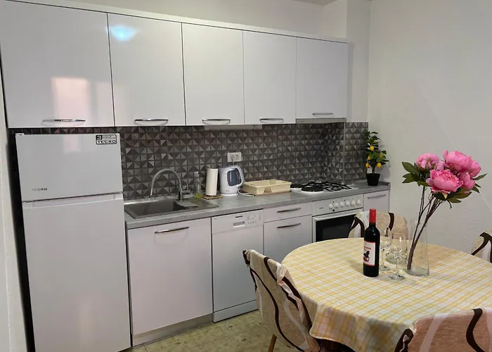 Marina Apartament *